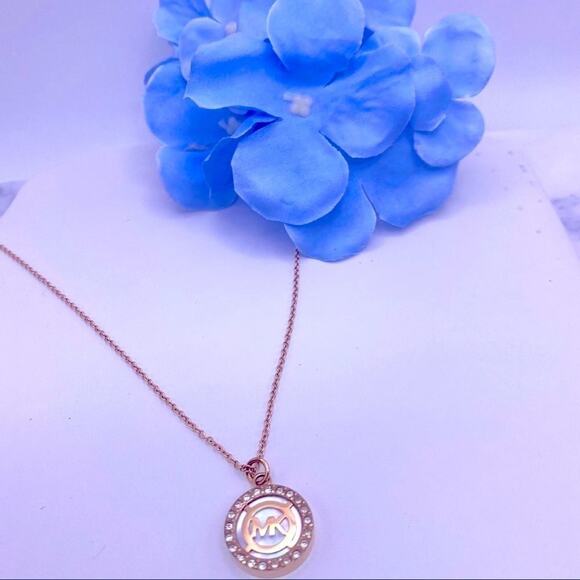 NWT Rose Gold Michael Kors Logo Mother Of Pearl Diamond Cut Adjustable Necklace - Picture 1 of 8
